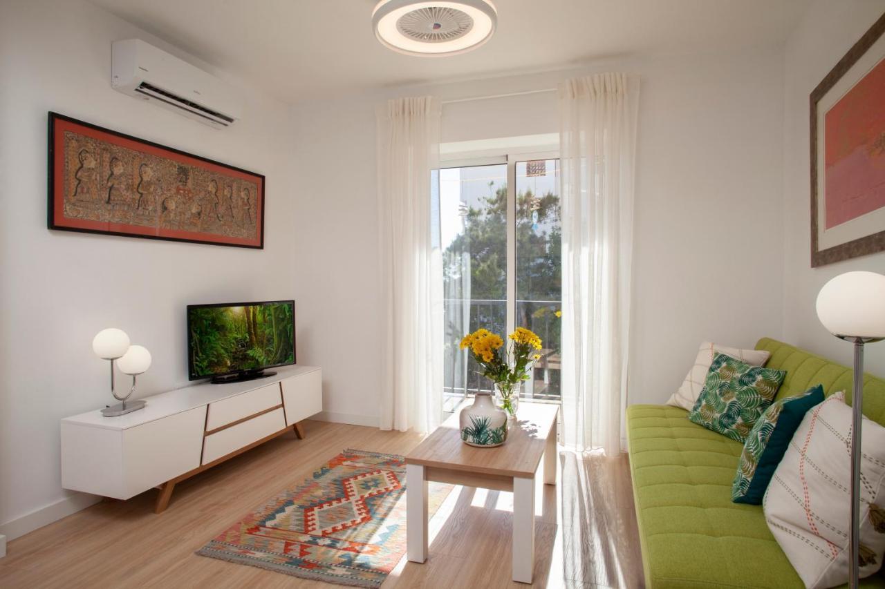 Lovely Beachfront Apartment In Calahonda Sitio de Calahonda Exterior photo